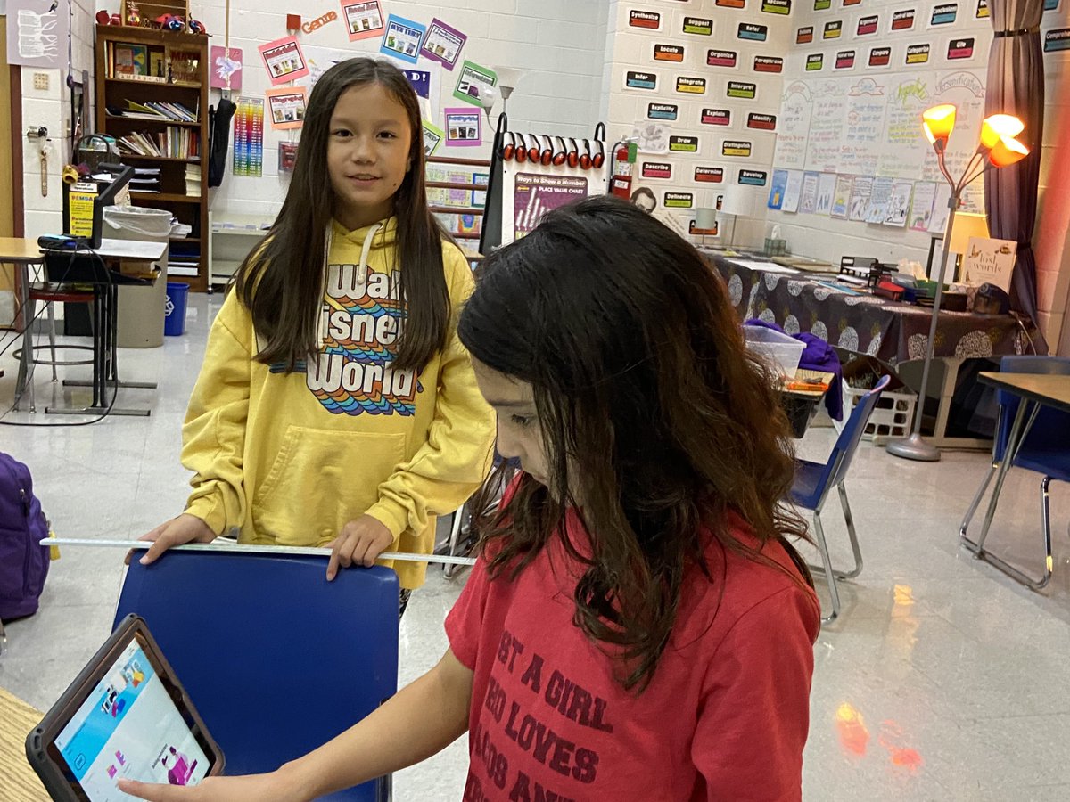 RWpride's tweet image. RW LEGO League at Work on a Friday Afternoon!  Go Team RW!