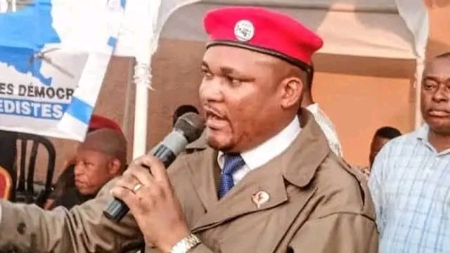 Ngunga1J's tweet photo. Pas de tergiversation. Dans sa constance qui n'appelle à aucun débat,  Sylvain Mutombo s'est prononcé bien avant le discours du PDT @fatshi13 sur la situation de l'Est. Il plaidé pour cette unité entre congolais avant l'appelle du PDT. L'homme reste également à lui-même https://t.co/woThjbvhd0