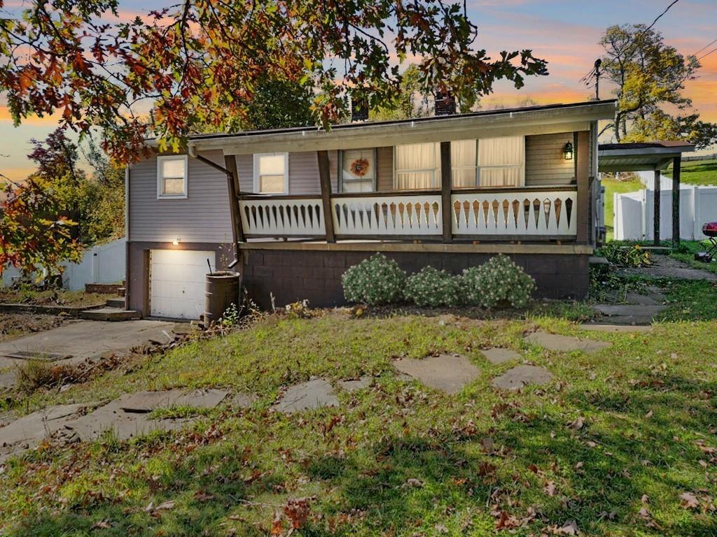 ReMaxPittsburgh's tweet image. New Listing! $149,900.00, 3BR, 1BA, 1330 Nichols Hill Road, Elizabeth Twp/Boro, PA 15037, Full Details 150492733.homesconnect.com/Listing/325147…