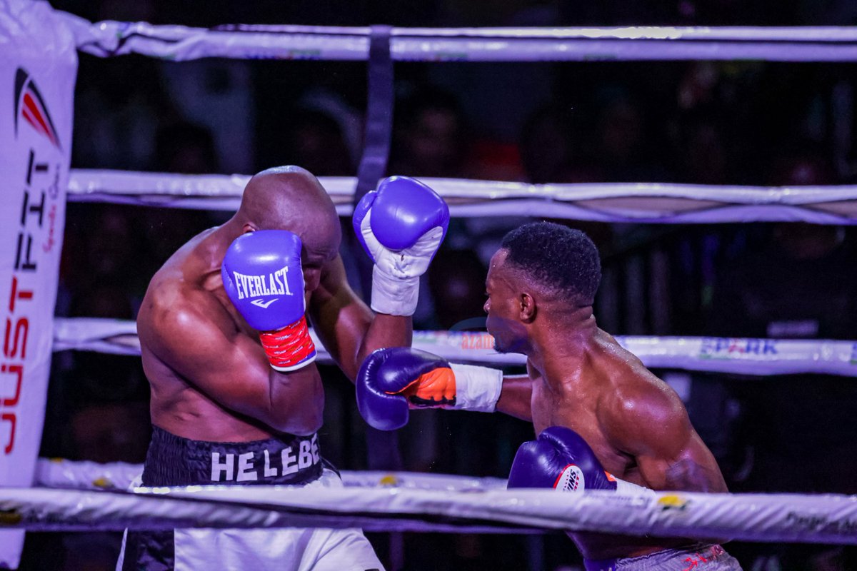 azamtvtz's tweet photo. NASSIB RAMADHAN vs TOTO HELEBE: Kazikazi ulingoni

Ni Mtanzania, Nassib Ramadhan dhidi ya Toto Helebe kutoka Afrika Kusini

Tuko LIVE #AzamSports1HD 

#ThunderNight #SuperDomeBoxing #VitasaNight #UsikuWaRadi #Vitasa #NgumiJiwe #VitasaFightNight #AzamSports1HD https://t.co/7jbWYa074F