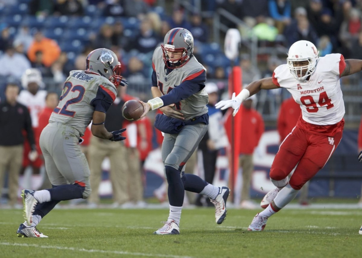 BetThatStats's tweet image. UConn hasn’t won a game in the month of November since November 21, 2015 when they beat Houston 20-17. 

#CollegeFootball
#GamblingTwitter