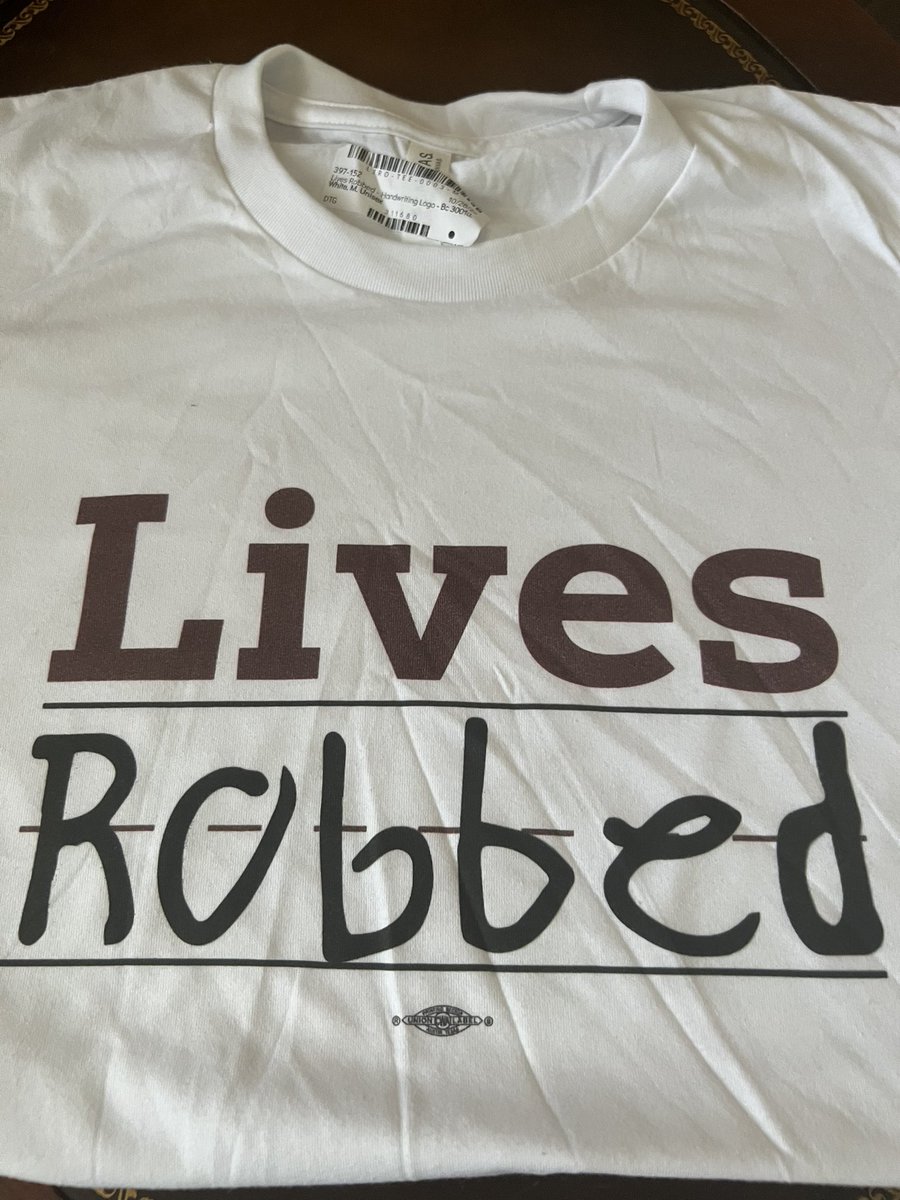 s_richard92's tweet photo. My shirt came in ❤️✊🏾 @LivesRobbed @kim_amerie @BCross052422 #IStandWithUvalde #GoVote https://t.co/PCSSKERR09