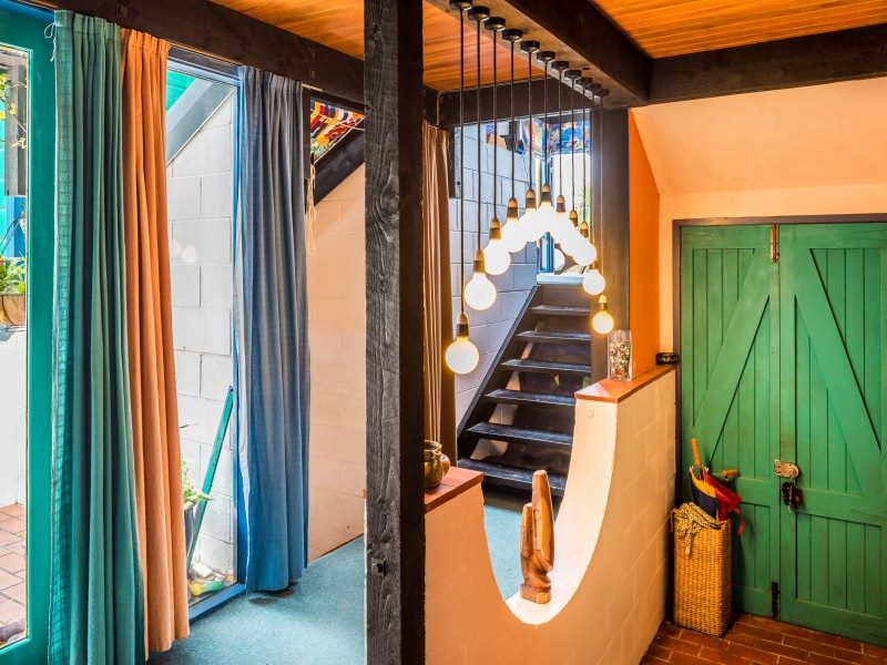 madpropsnz's tweet photo. Friends, we'll stick around till the lights go out and/or the moving truck shows up. But thank you for enjoying so many mad props with us over the decade.

All those glimpses of "one-of-a-kind" homes, all created and cherished by real people. May we all live so authentically!🏡💕 https://t.co/bsUVjmLMfh