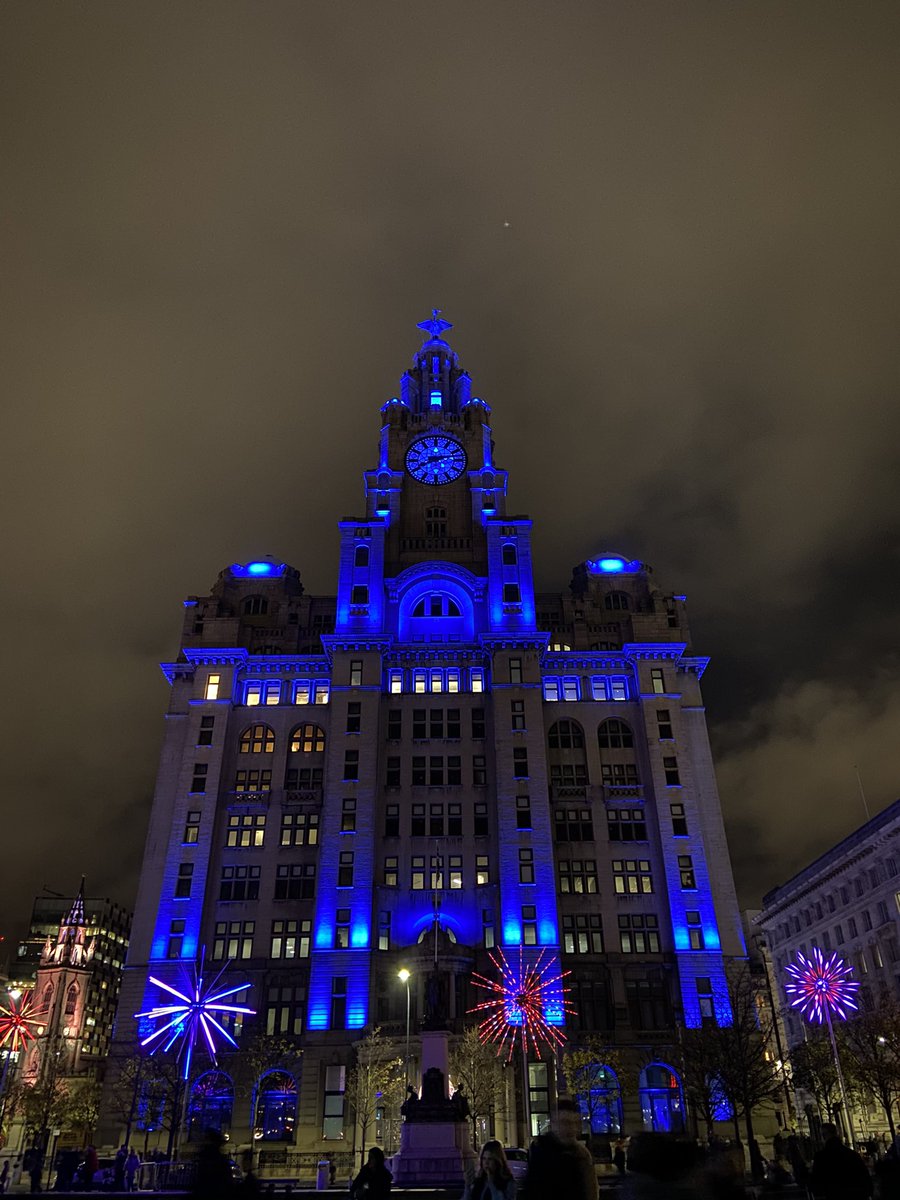 Mark_Sw1ft's tweet photo. Incredible #RiverOfLight festival in #Liverpool city looking spectacular in the light https://t.co/K7Qu25KIfR