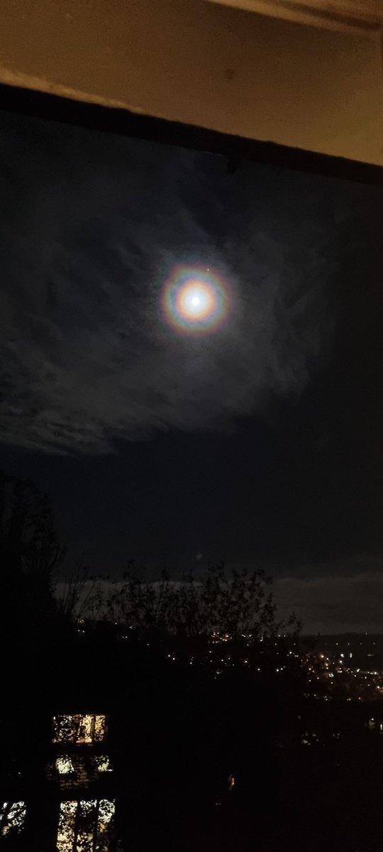 Amazing rainbow round the moon tonight in Bingley @Bradford_TandA @SkyNews @metofficeNWEng