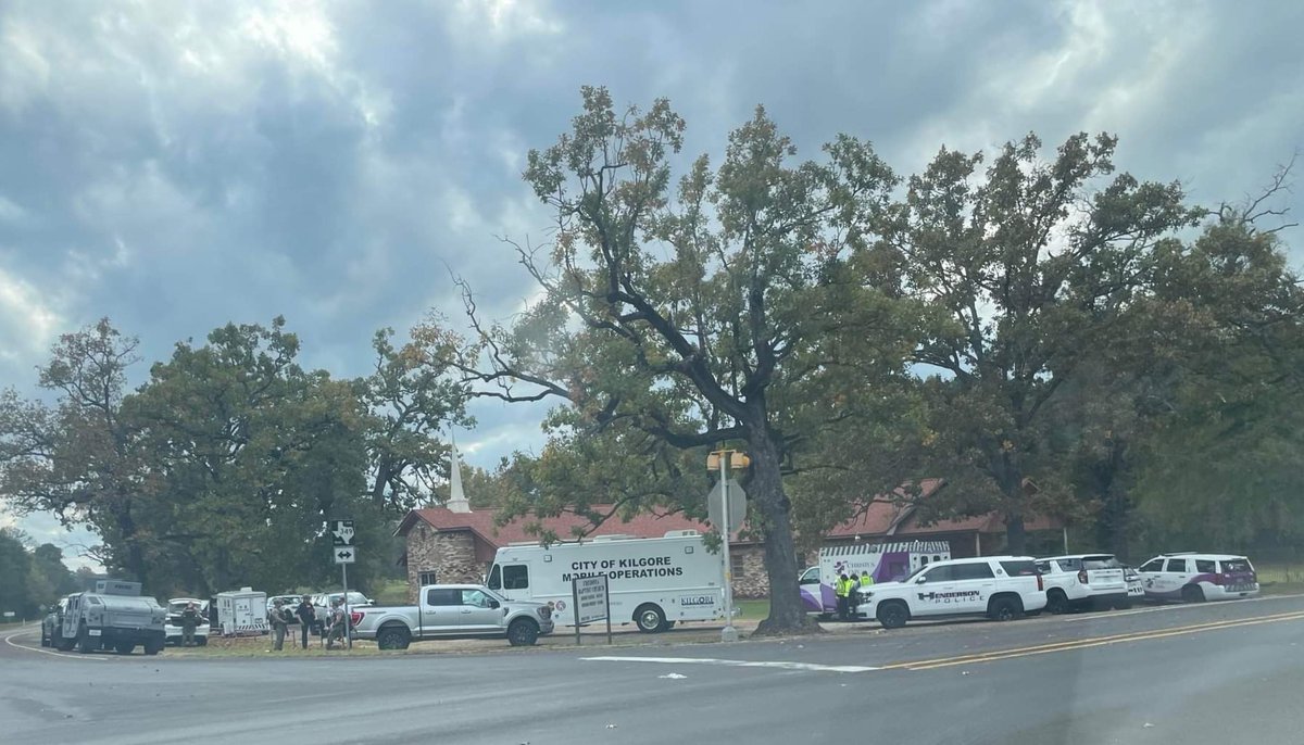 East Texas First responders stationed at Fredonia Baptist Church in Kilgore, ahead of severe weather.

#EastTexas #WXTX #stormready