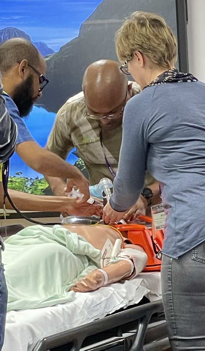 FrankCoffey26's tweet photo. What a pleasure observing a great ETC course, brilliantly directed by Craig Douglas with a fab faculty. The dynamic duo of @AliAliwells &amp; educator Tracey Clatworthy &amp; team DREEAM ensuring  all ran smoothly. Expertise of NUH colleagues and visitors showing MT resus in good hands. https://t.co/eor6boCdDa