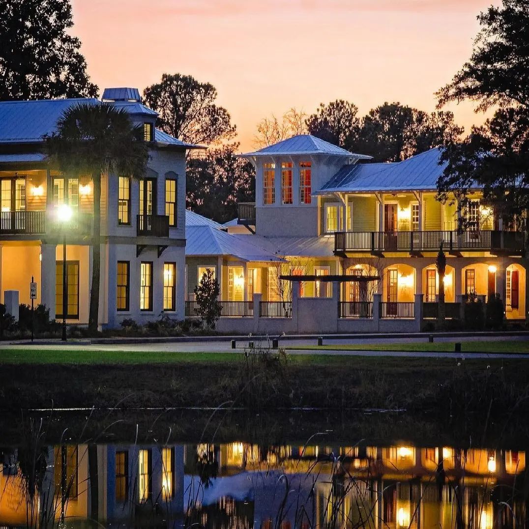 #Repost watermarkcoastalhomes Friday Night Lights! #habershamsc