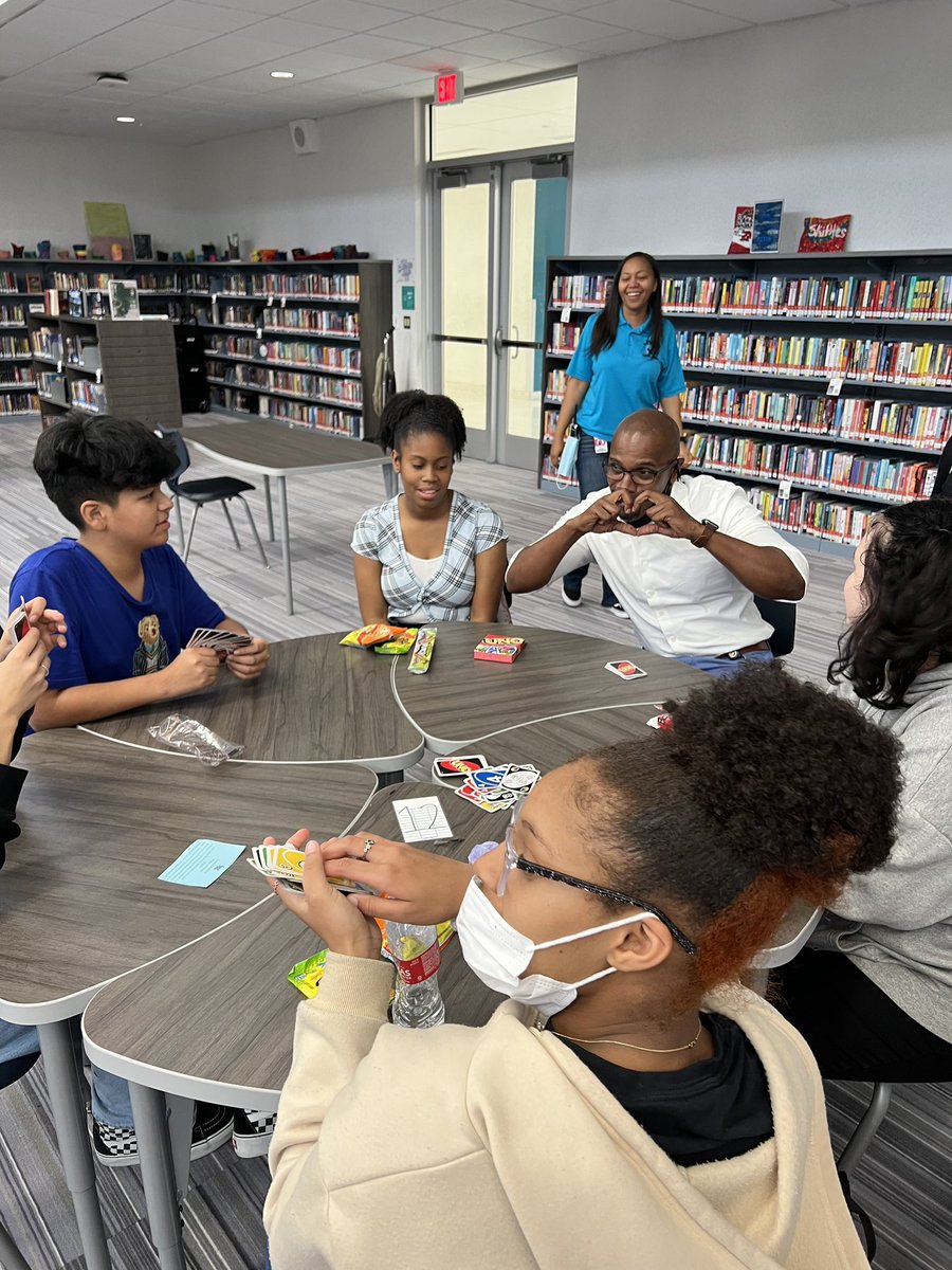 Celebrating students on the “A” Honor Roll! Yes, I beat them in Uno! #principalclub @JonesMS_AISD