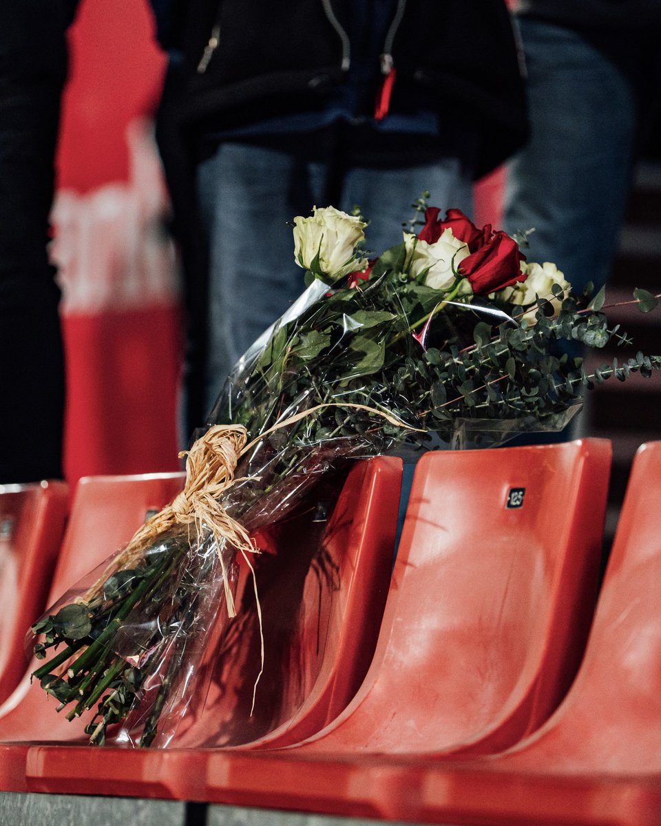 GironaFC's tweet photo. Aquesta victòria va per tu, Marc ❤️🤍✨ https://t.co/b3BaA70osa
