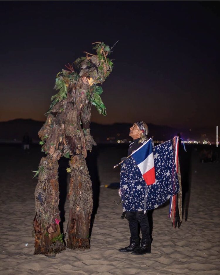 adocumentree's tweet image. Happy National American Indian Heritage Month! 
Repost: @angelawo07

#adocumentree #adoc #treeman #chief #nationalamericanindianmonth #november #community #humannature #unity #treeflections #friendship #venicebeach #drumcircle #veniceboardwalk