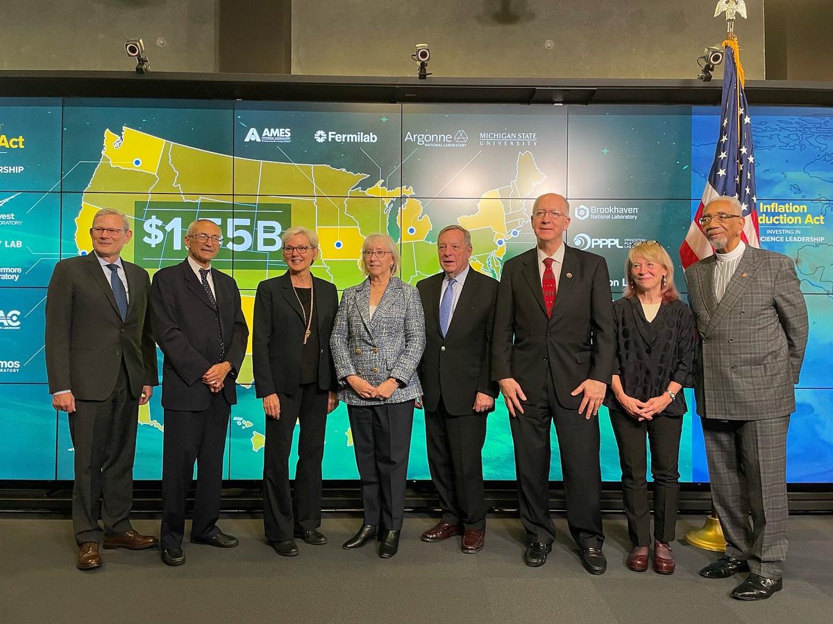 Congressman Bill Foster (@repbillfoster) on Twitter photo Was great to join <a href="/SecGranholm/">Secretary Jennifer Granholm</a>, <a href="/SenatorDurbin/">Senator Dick Durbin</a>, @RepBobbyRush & WH officials at @Argonne to highlight funding for our national labs featured in the #InflationReductionAct.
These investments will accelerate scientific discovery to help us build a cleaner, stronger economy! Was great to join <a href="/SecGranholm/">Secretary Jennifer Granholm</a>, <a href="/SenatorDurbin/">Senator Dick Durbin</a>, @RepBobbyRush & WH officials at @Argonne to highlight funding for our national labs featured in the #InflationReductionAct.
These investments will accelerate scientific discovery to help us build a cleaner, stronger economy!
