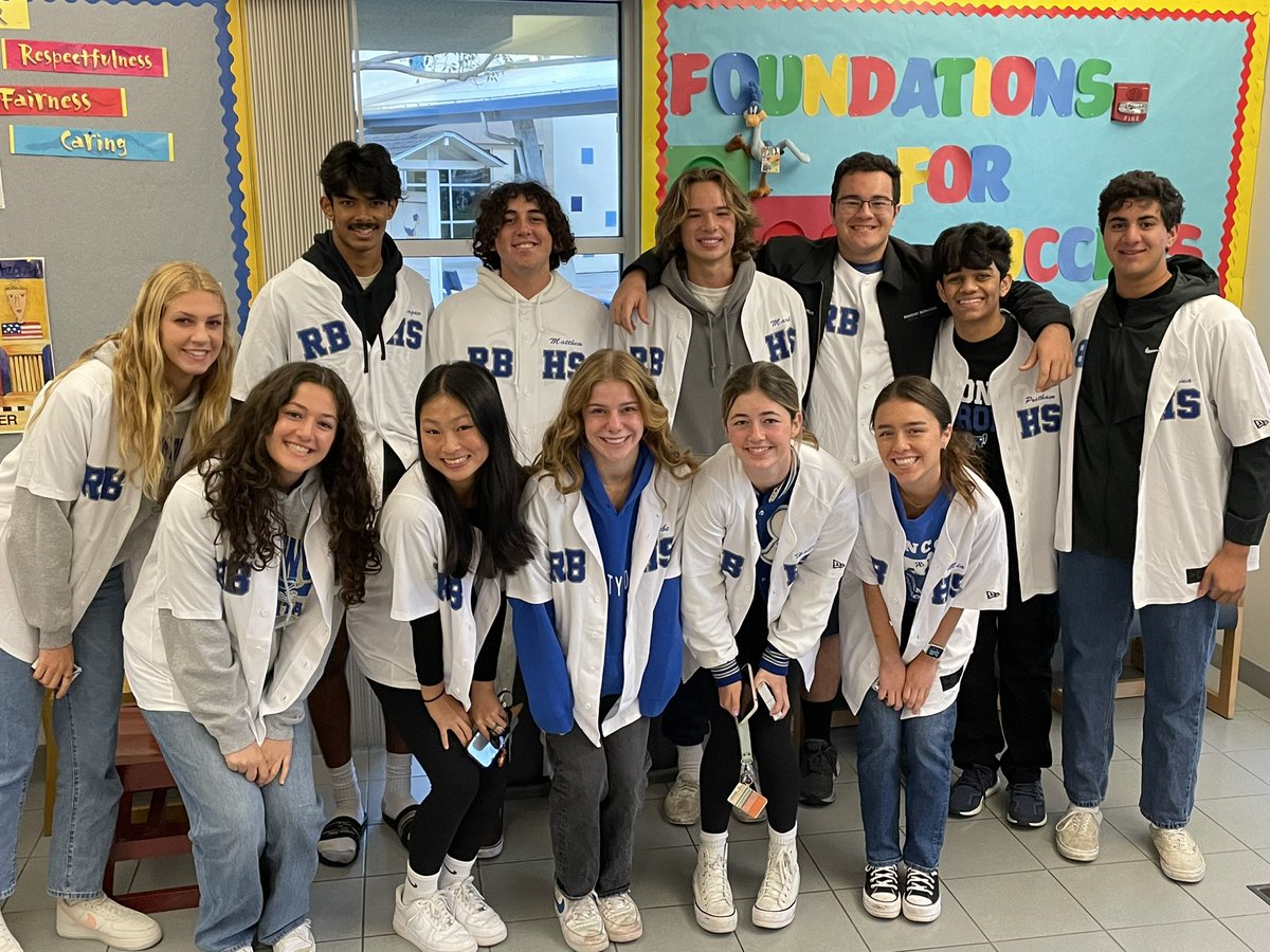 Super Friday Flag Honoring our Veterans. We had the USMC Color Guard, Brigadier Gen. Paul Lebidine, USMC (Ret.), Dr. Gerald Porter and Veteran/WWES parent, who coordinated our guests, Rob Drummond, and our RBHS Bronco Ambassadors! We thank all of the Veterans for their service 🇺🇸
