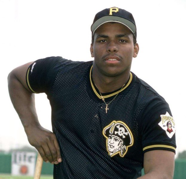 1992Pirates's tweet photo. Happy #NationalJerseyDay to perhaps the greatest batting practice jersey of all-time!

Double the #Pittsburgh #Pirates logos, double the fun!

#LetsGoBucs https://t.co/VpiJMMaGUZ