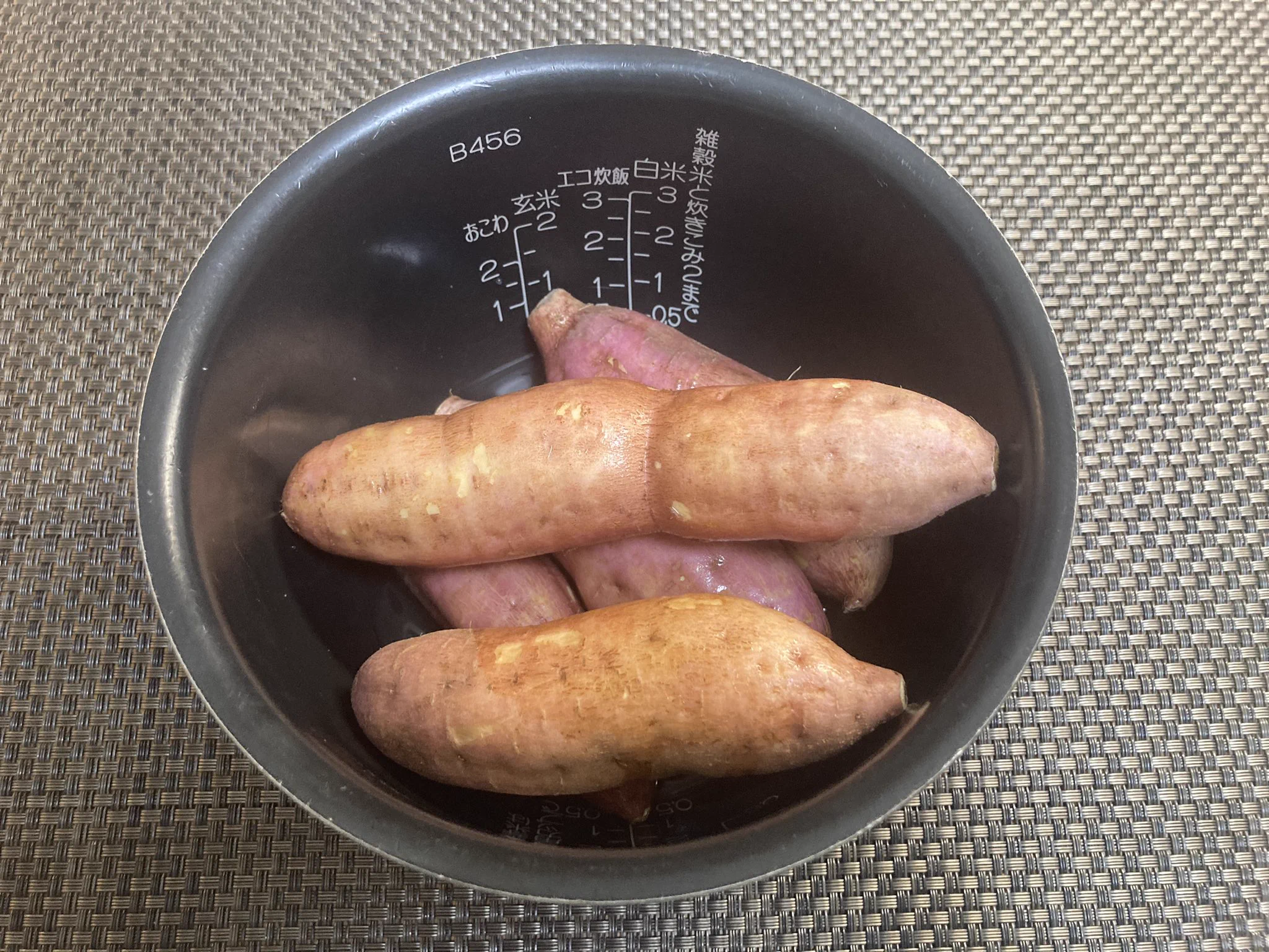 さつま芋は「炊飯器」でつくるのが超オススメ。酵素の甘みを引き出すので、いちばん美味しいと思います