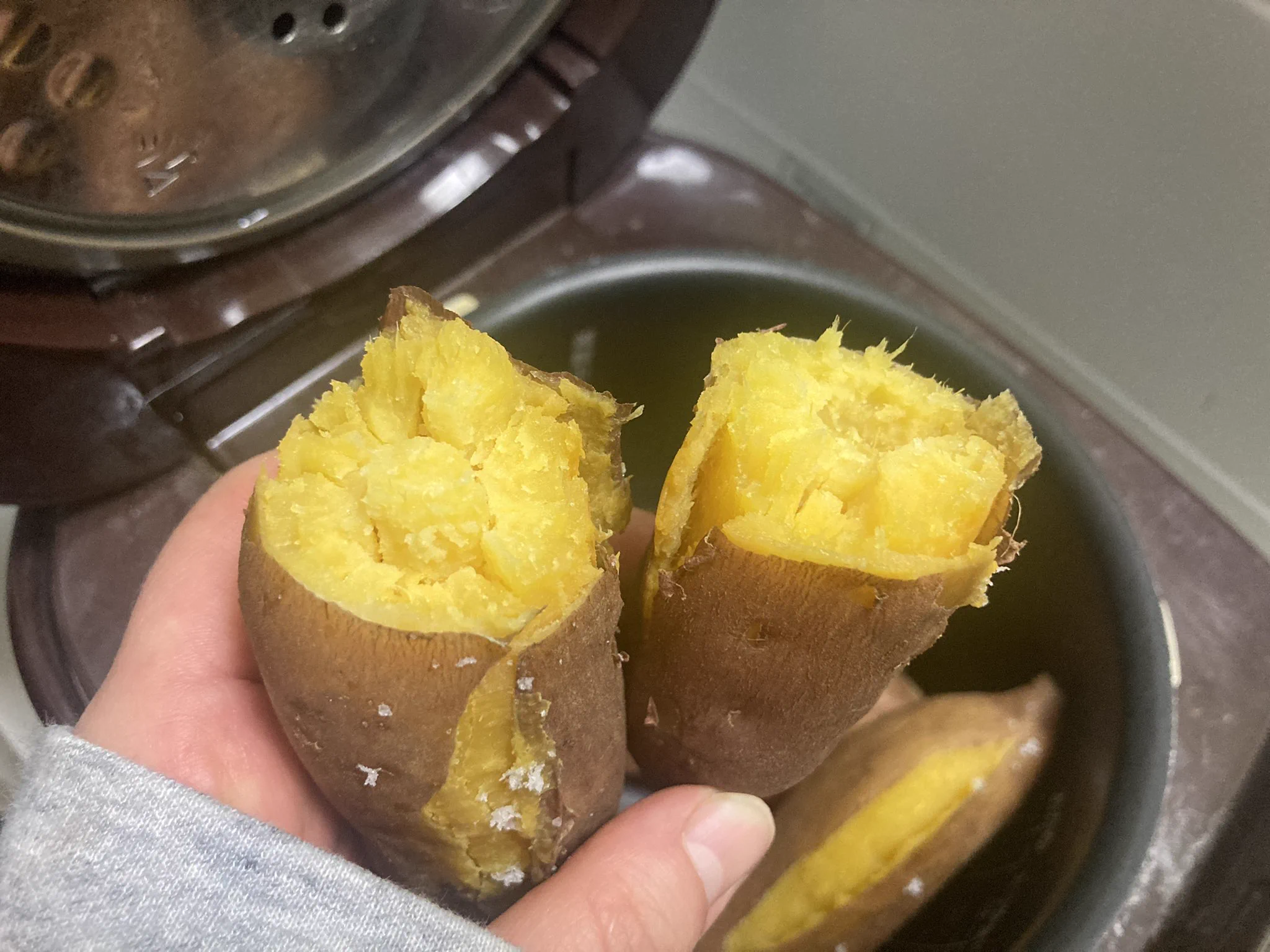 さつま芋は「炊飯器」でつくるのが超オススメ。酵素の甘みを引き出すので、いちばん美味しいと思います