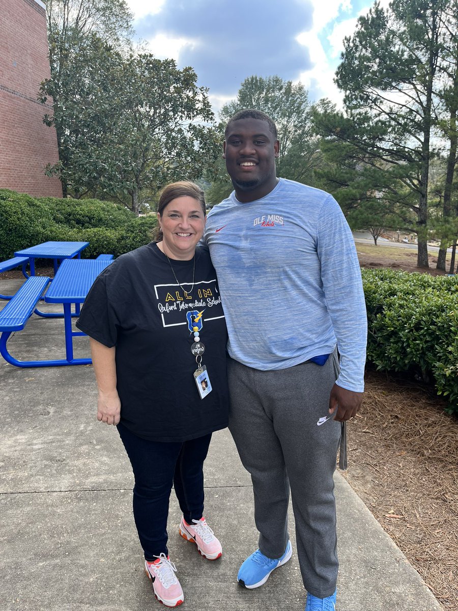 brooksg14's tweet photo. OIS had the best time with @JeremiahPegues4 today! Thanks for hanging out with us! You’re the best! https://t.co/ZDaliSDP7p