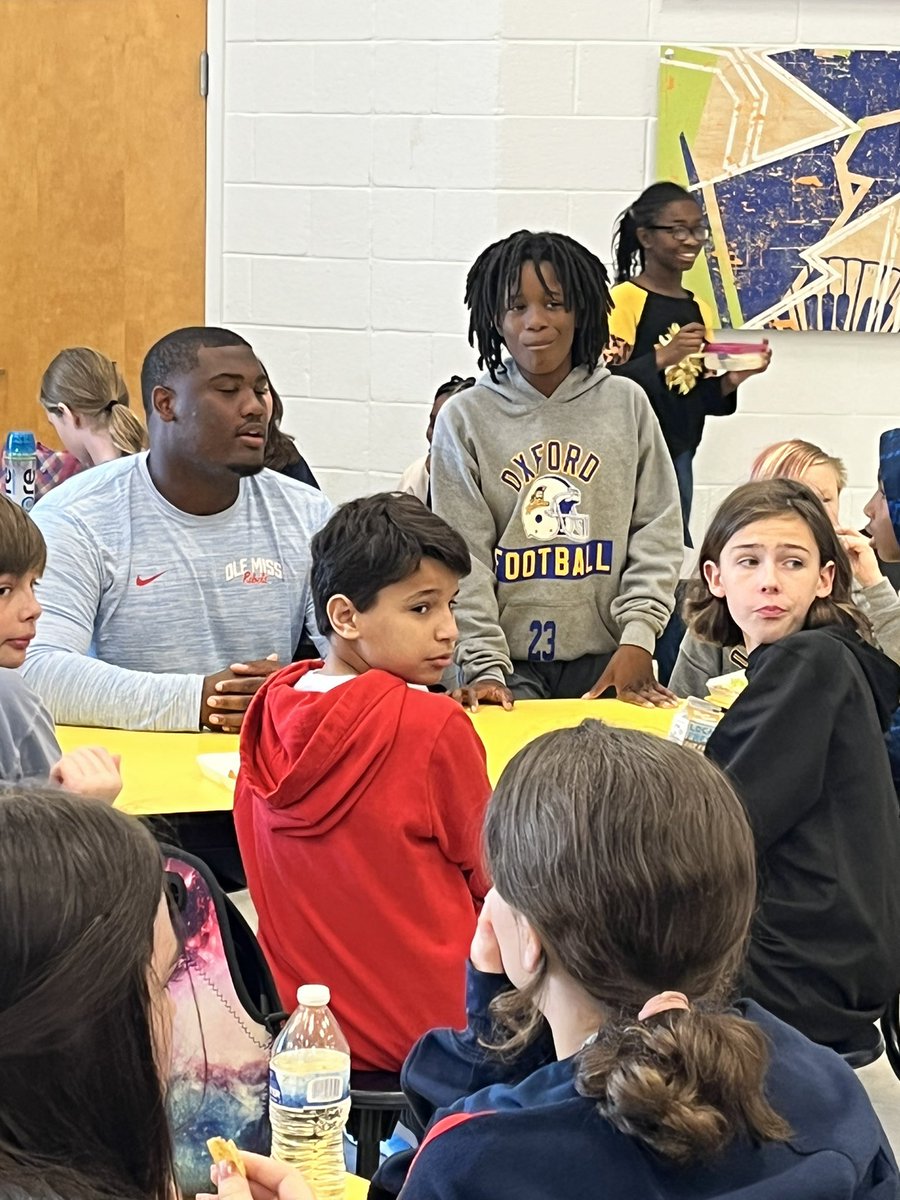 brooksg14's tweet photo. OIS had the best time with @JeremiahPegues4 today! Thanks for hanging out with us! You’re the best! https://t.co/ZDaliSDP7p