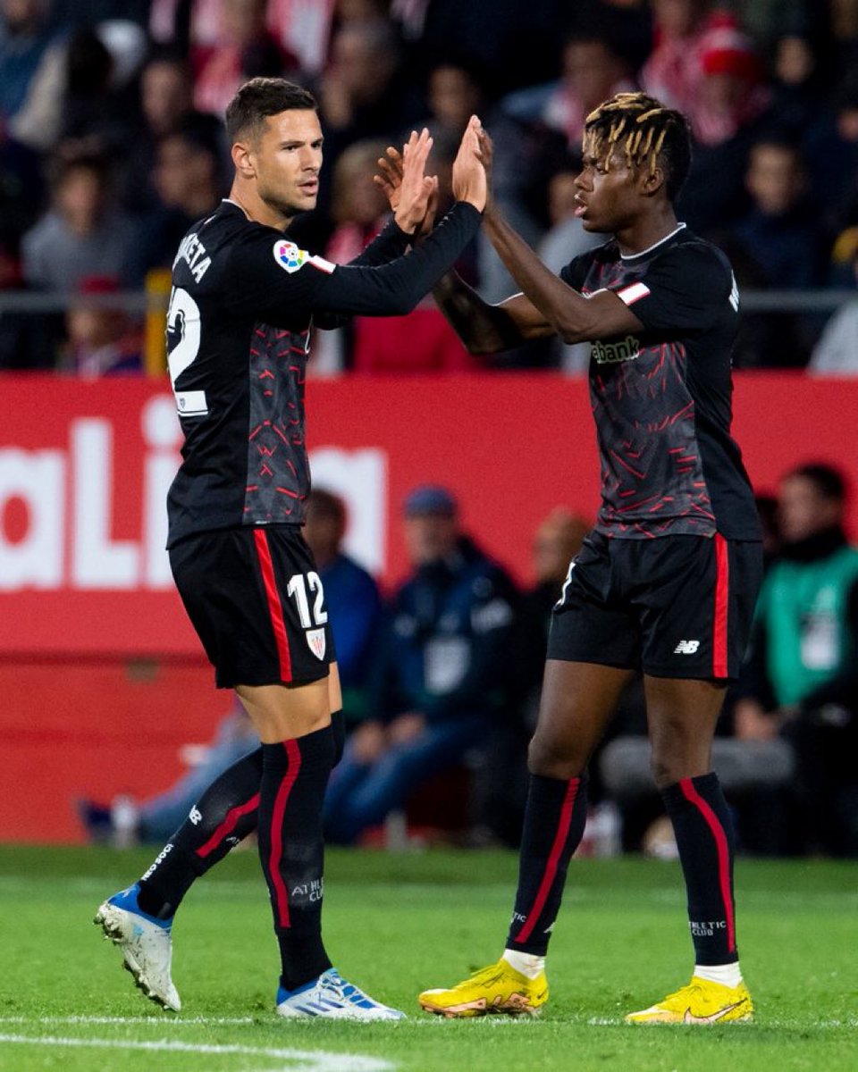 DatAthle's tweet photo. Goles por cada 90 minutos jugados en lo que llevamos de Liga:

🥇 Guruzeta: 2,1

🥈 Lewandowski: 1,2

🥉 Sadiq: 1,1

#AthleticClub https://t.co/1jHhORlBFN