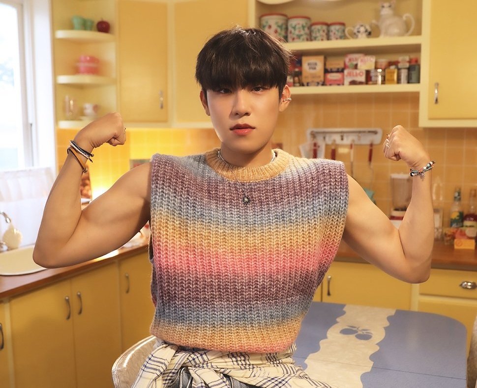 12a_e_p5's tweet photo. 우진아~오늘도 사랑해용🐦💕

💪😐🖤💗
근육...너무 좋아♡
항상 우진의 하루에 행복이 함께하기를🍀
#박우진 #박우진𓅫 #PARKWOOJIN #AB6IX #에이비식스 https://t.co/tUc7bekqHH