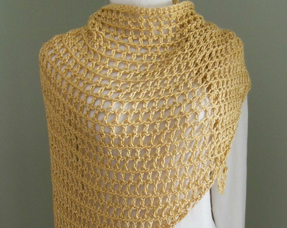 jvozsol's tweet photo. Hand Made Wrap, Crocheted https://t.co/5hmRkGZC3H via @EtsySocial #etsymntt #handmade #trianglescarf #trianglewrap https://t.co/8G7AZyVqUQ