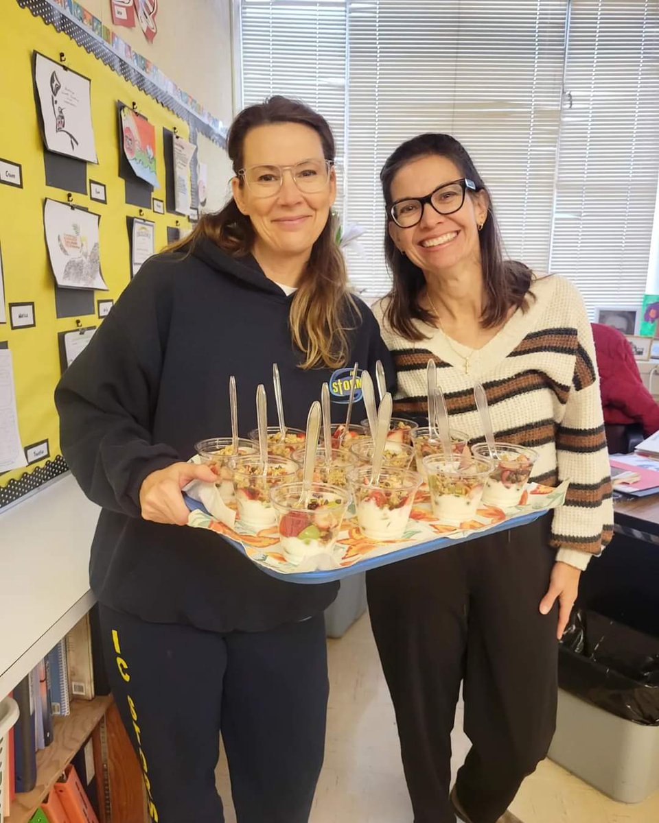 icdeltaschool's tweet photo. The dynamic duo!
Wrapping up the week with these yummy parfait cups as part of their birthday social club! @RosePillay1
@MauriceDJacob @CISVA2
#icdeltastaff #icdeltacommunity #icdeltaeducators #icdeltafun https://t.co/hiRJbRJMMl