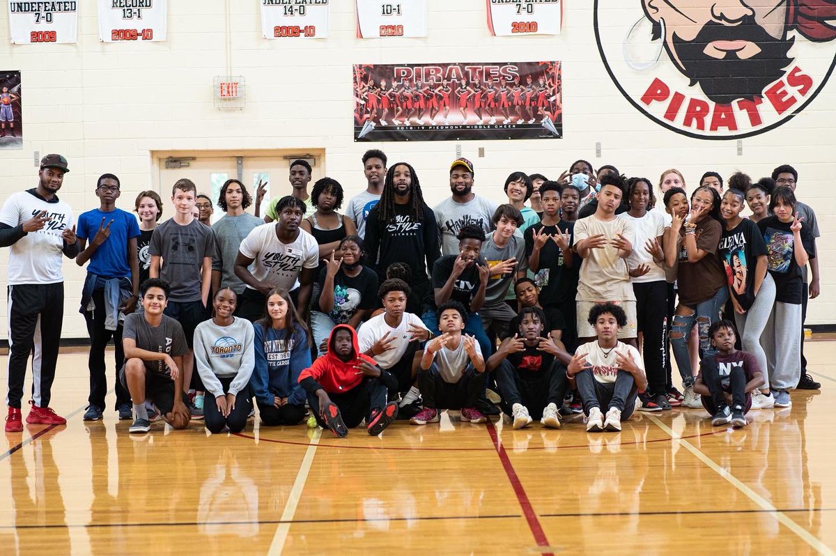 Last month @Myles_Harts had the privilege to partner with @youthstylefitness when they hosted a class at Piedmont Open Middle School. The purpose of the class was to educate the youth on Physical and Nutritional Literacy to highlight the importance of holistic wellness.