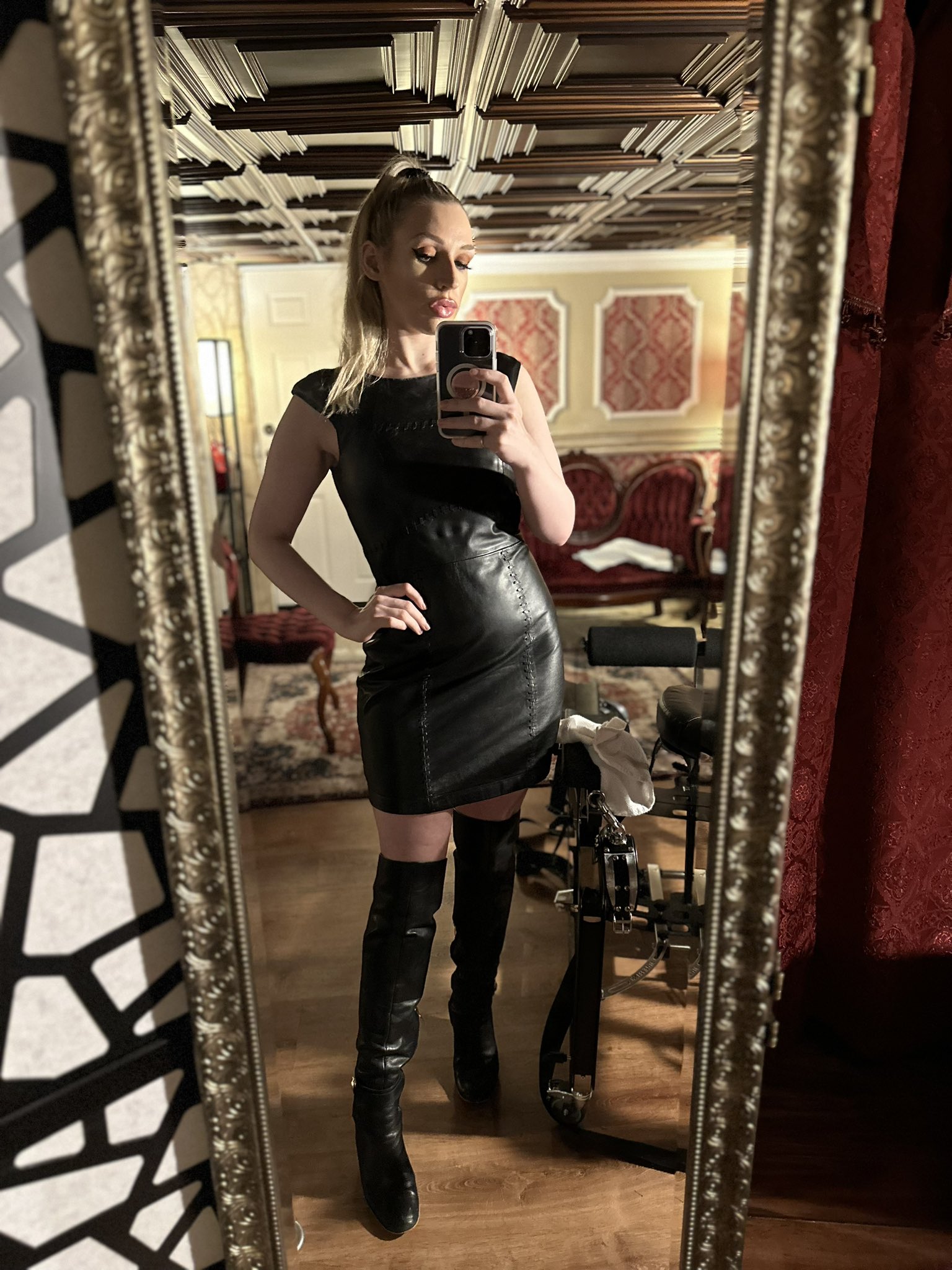 TW Pornstars - Seattle Dominatrix Ruby Enraylls. Twitter. All leather