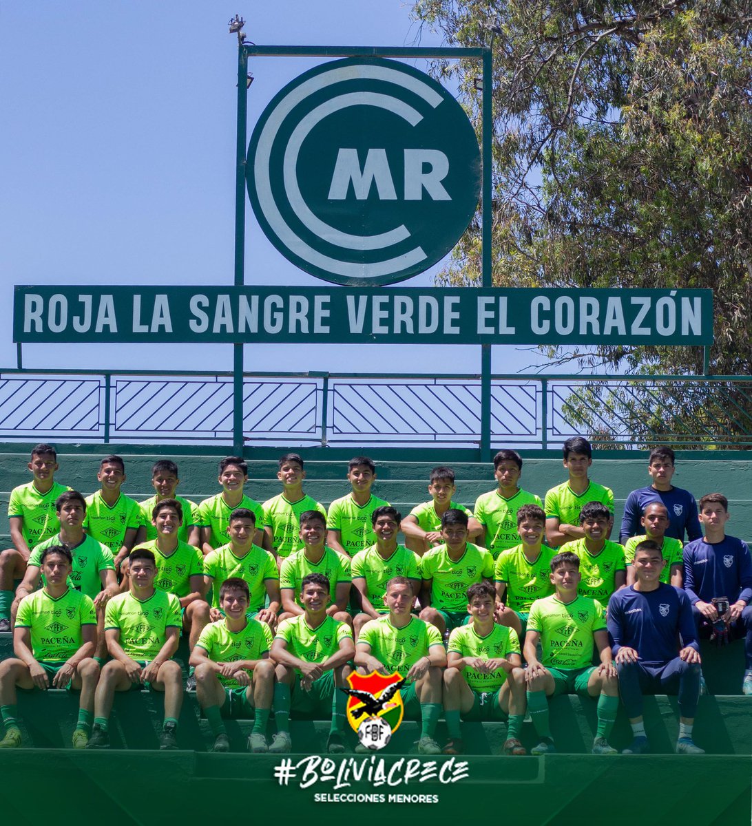 bolivia_crece's tweet photo. A nombre del Cuerpo Técnico y de todo el seleccionado Juvenil, agradecemos al #CountryMiRefugio por abrirnos las puertas y permitirnos realizar nuestros entrenamientos para así poder llegar de la mejor manera a nuestros encuentros amistosos. 

#BoliviaCrece https://t.co/hwLW7znEdd