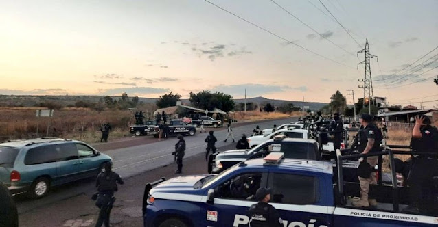 Diariodenarco's tweet photo. CJNG Se les avisa put..s corrientes que les vamos a empezar a partir su madre, por cada casa que nos revienten o por cada elemento que nos toquen

NOTA: https://t.co/OewbREUAin https://t.co/Xa2EbOFGRx