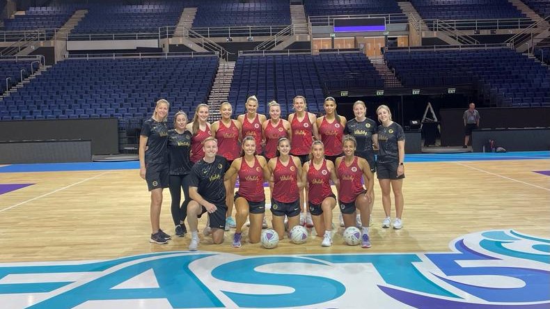 It's Fast5 <a href="/WorldNetball_/">World Netball</a> Series time 😎

📋 Here's how the opening day in Christchurch looks for the Vitality Roses (UK times below):

🇿🇦 1:00am vs. South Africa
🇳🇿 4:45am vs. New Zealand
🇺🇬 7:00am vs. Uganda
