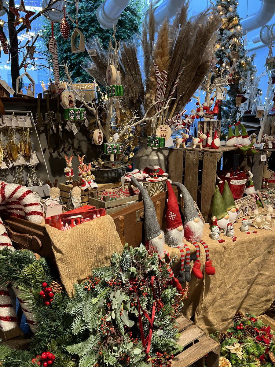 What a fanatics first day at the Christmas Shopping Show today.
Day 2 tomorrow-doors open at 10am.
Come join the fun!!
#christmasshoppinevent #suffolk #shoplocal