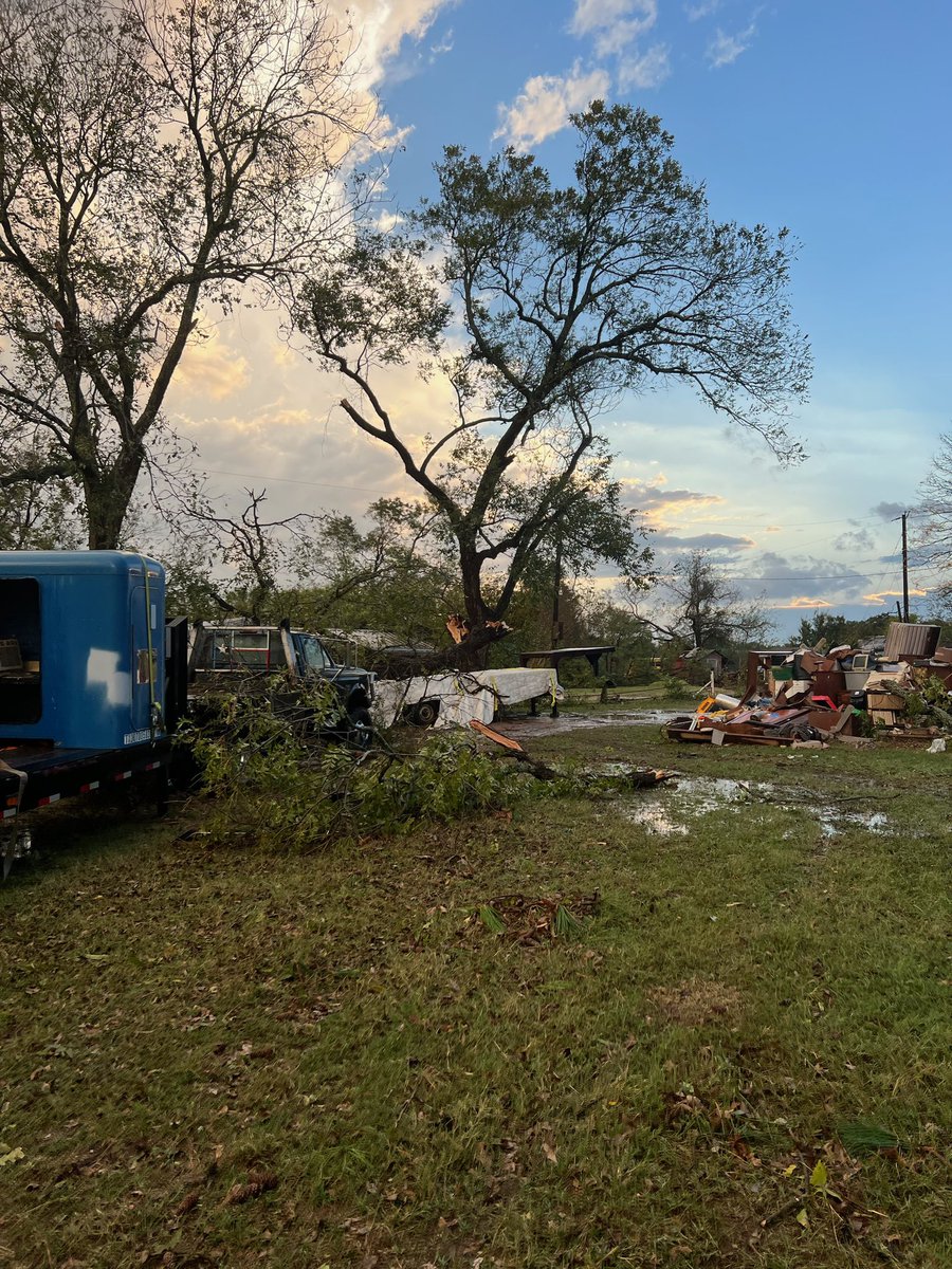 Z.D. on Twitter "TxStormChasers Damage south of Malakoff, TX"