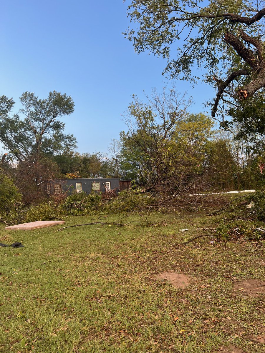 Z.D. on Twitter "TxStormChasers Damage south of Malakoff, TX"