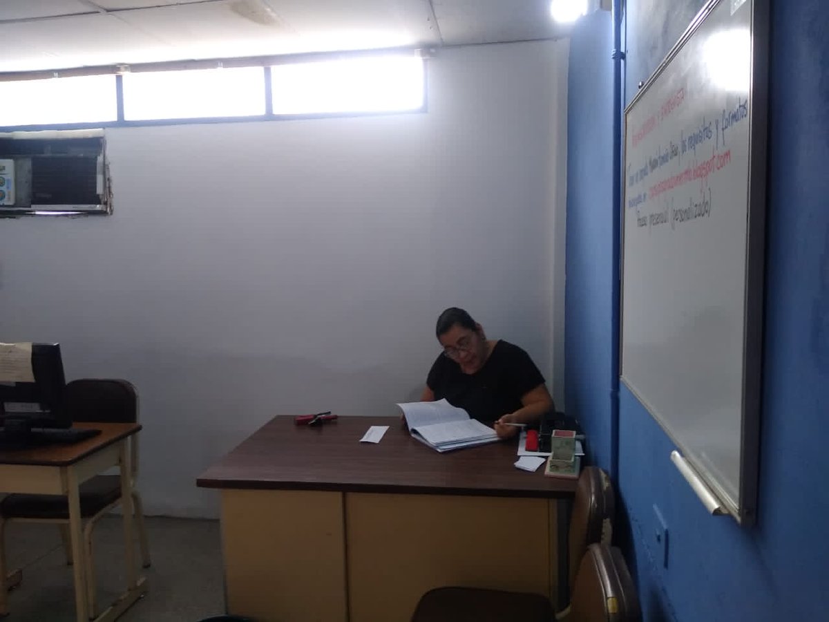 PosgradoT's tweet photo. 04/11/22  Trámites, clases y mantenimiento de los espacios en el Posgrado UNERMB TRUJILLO con la @alcaldiatruji_1 @CNH_Ven @NicolasMaduro @Iroschimajpsuv @Gerardo4fPsuv @carloscontigo  @Rixiorector @Tibisayunearte @mppeuniv @arbolve @ninoskaortiz25 @prensaunermb https://t.co/6zRjtxo8y9