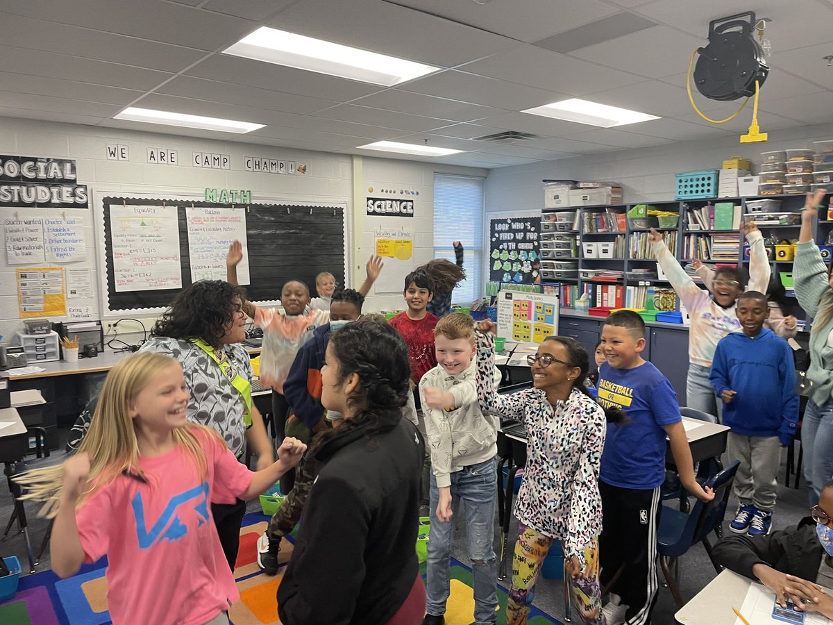 thefrogpond102's tweet image. #MontysMorningShow went on location to @MsLee_4th and #CampChamp today! Kindness counts! Sprinkle it everywhere! @montclair_elem