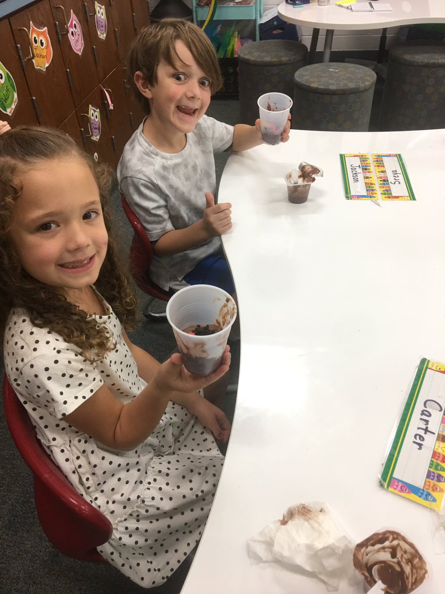 MrsReevesK's tweet photo. Learning about the layers of soil!      #firstgradescience @LakesideCoppell https://t.co/Awlg8iCGXK