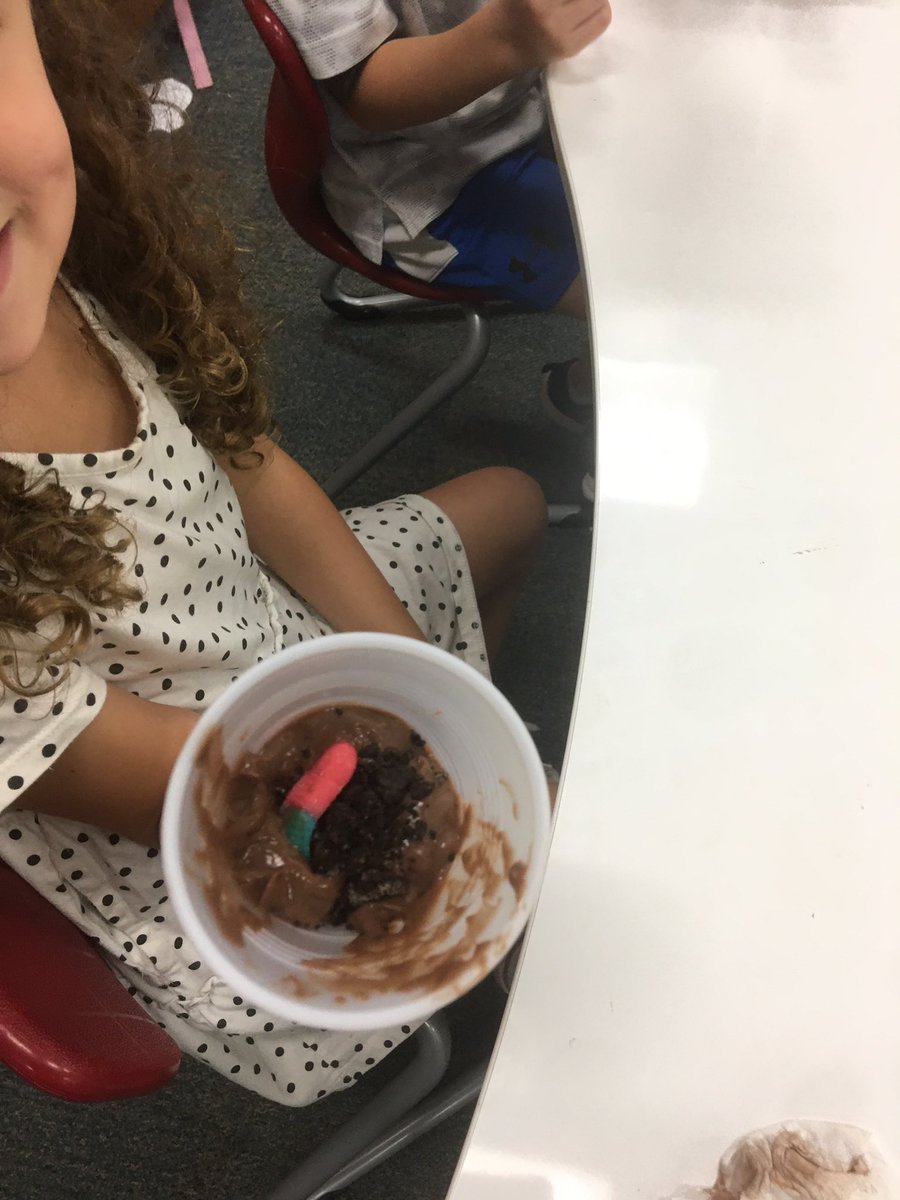 MrsReevesK's tweet photo. Learning about the layers of soil!      #firstgradescience @LakesideCoppell https://t.co/Awlg8iCGXK