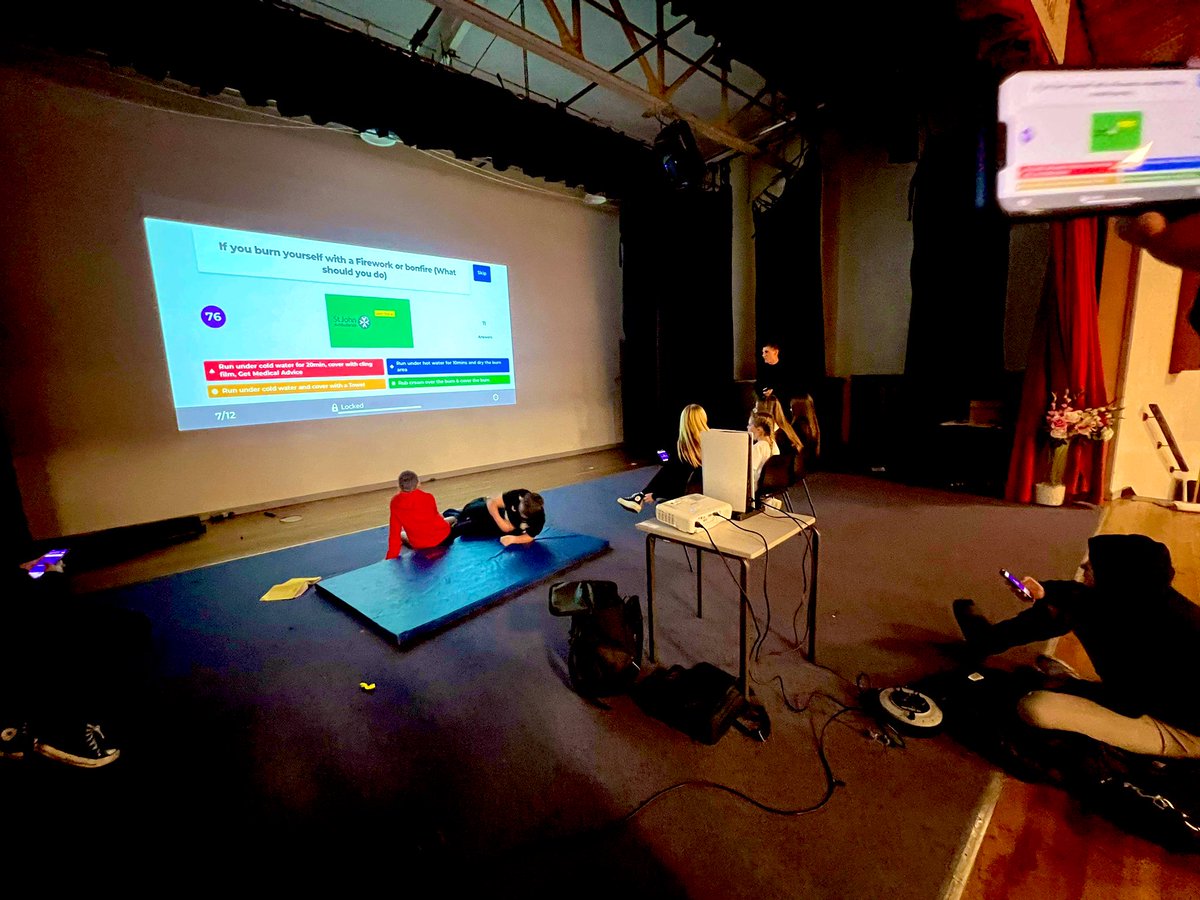 GYIP1994's tweet photo. 🎇 Boom 🎆

Tonight at Govan High The y/p took part in GYIP’s Bonfire Night Safety on Kahoot!🔥📱⚠️ learning of being safe and the impact on emergency services🚨&amp; First Aid 

The young people also got involved with Badminton🏸, Futsal⚽️ &amp; PS5(FIFA23) - Thanks To @TNLComFundScot https://t.co/Y7QH8nCP7Y