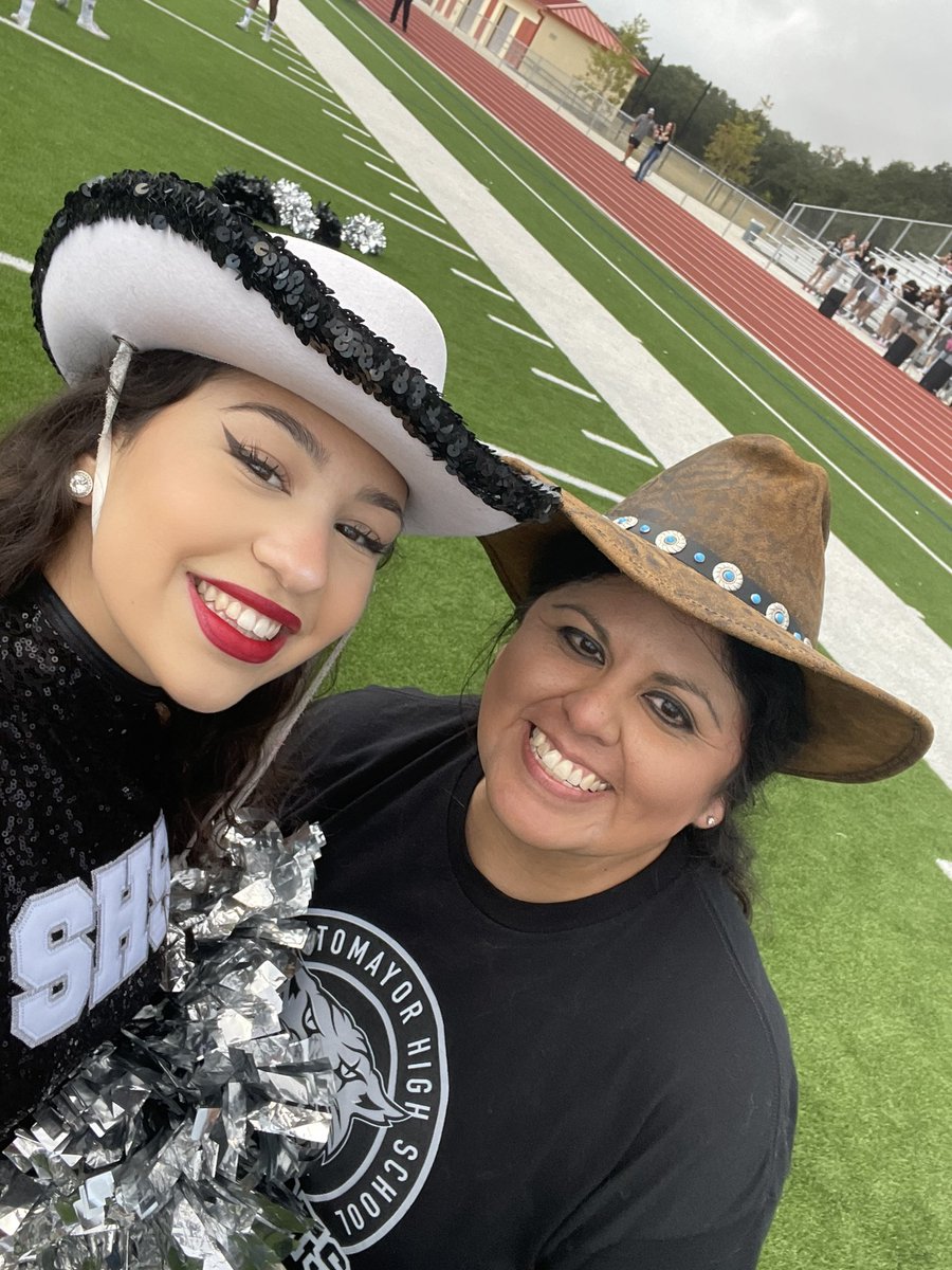 SotoScience_MsG's tweet photo. Got to do the teacher dance with this beautiful dance girl! What an honor!! It’s a Great Day to be a Wildcat!! @NISDSotomayor https://t.co/onGkN4WUxS