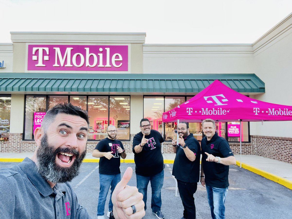 Daphne Destroyers strike again! Come say 👋🏻 to the team in our new beautiful Bay Minette, AL location! #GGW @Pharaoh_Mina @egyfadyus @MitchClabeaux @emilynellf