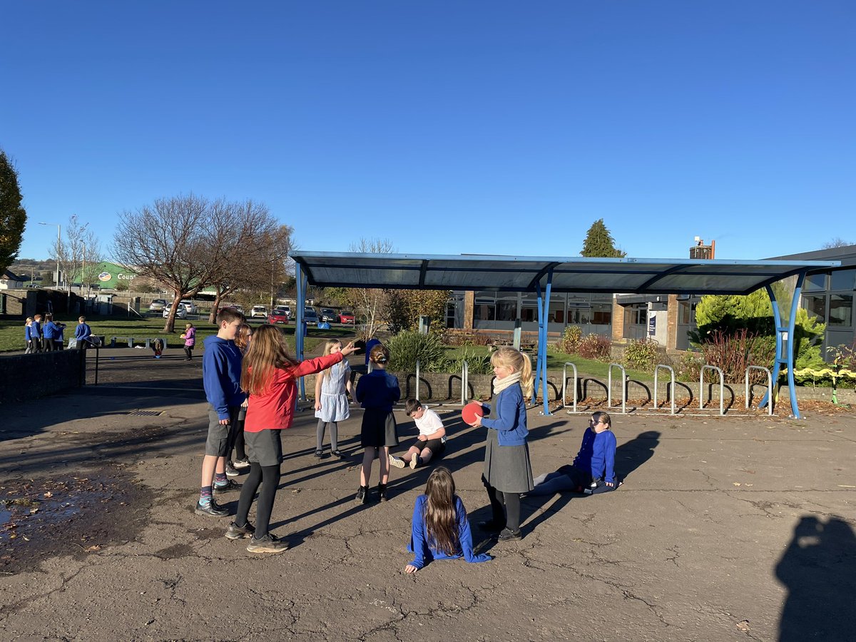 MilnathortPS's tweet photo. Fun Time Friday for P6 and P3/4 today… P6 taught P3/4 how to play traditional street games of ‘Time Bomb’, ‘Uppies and Downies’ and skipping. #intergenerationalfun #teamwork #FunFriday https://t.co/zZ8FMP5q8A