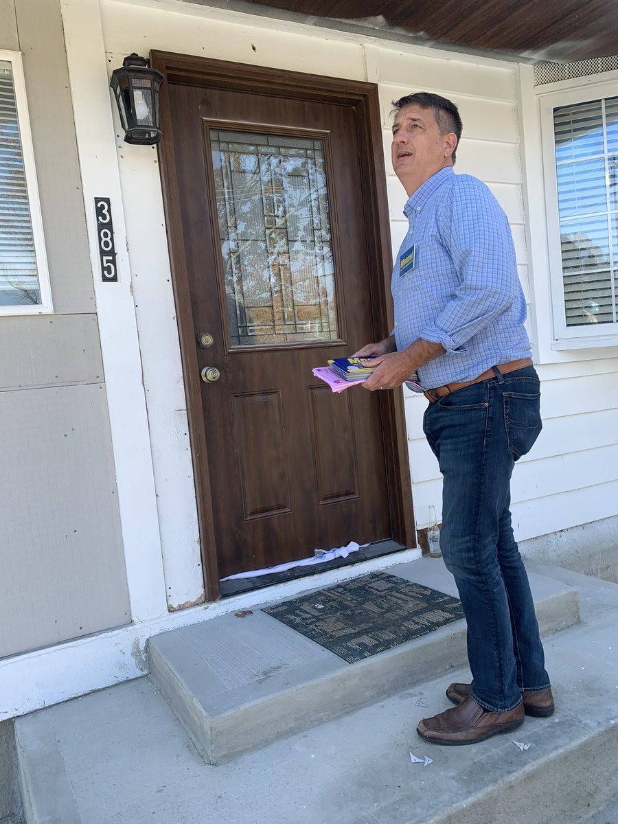 ChrisMonzel's tweet photo. Awesome weather knocking doors today in my neighborhood of Glendale. Great seeing so many friends and neighbors. Thank you for your support. Remember to vote 🗳 Monzel for State Representative District 28! 🇺🇸@OhioHRA @ohiogop @HamCoGOP @AfpOhio https://t.co/qINLyesqyE