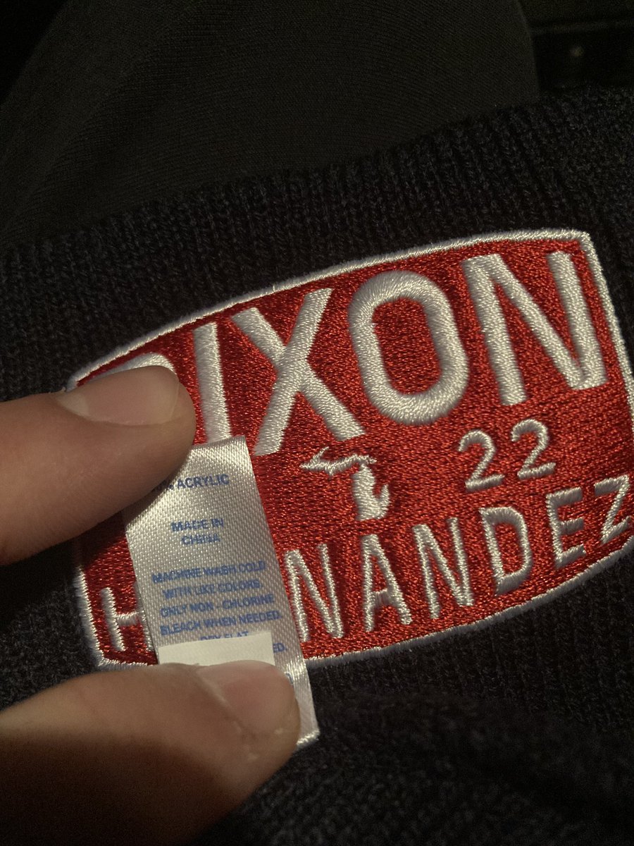 DiXonFiles's tweet photo. Dixon wants to kill Michigan jobs but her campaign manufactures merch in China 👀 #MIGov #DiXonFiles https://t.co/c06CURAeJn