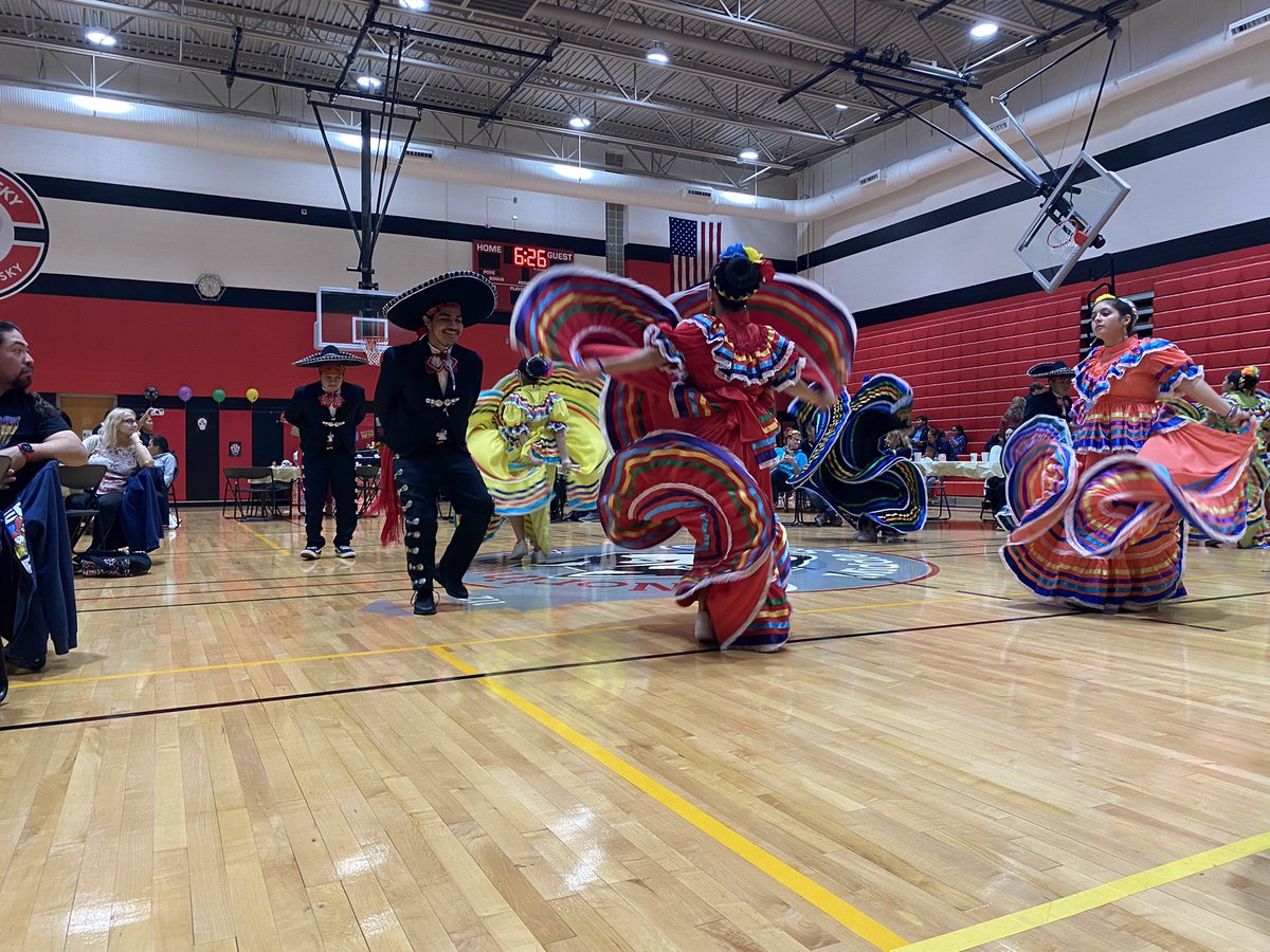 Día de los Muertos at <a href="/nwhuskies/">Northwood Middle School</a>! #112Leads