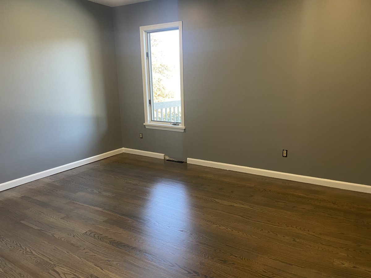 Floorandpaint's tweet photo. Denver project painting Refinish redoak hardwood flooring satin dark gray satin oil base finish https://t.co/Qaf9isFeep