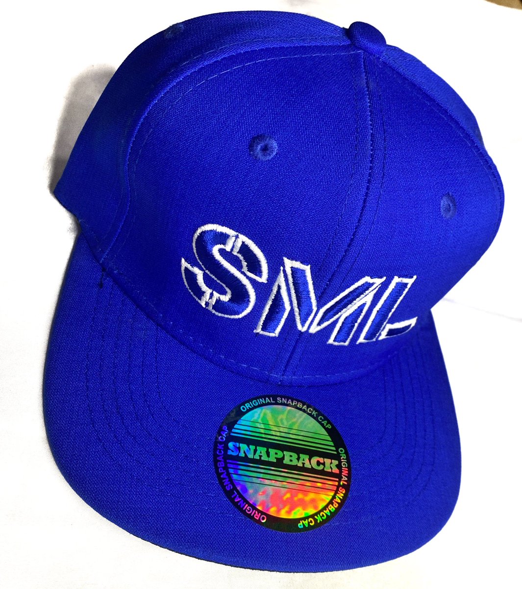 Gorras SML disponibles 💙 planas y curvas bordadas. 
$65.000+ envío
Envíos a todo el país🇨🇴

Pedidos y más diseños aquí 👇🏽

instagram.com/joga_deira?igs…