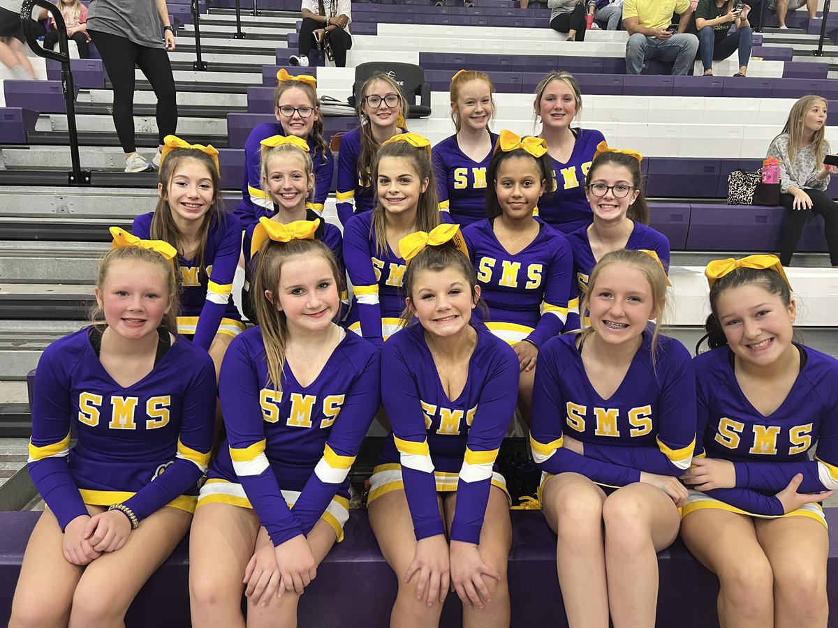 SpringvilleMid1's tweet image. Midnight Madness @SHSTig3rPride #sms #basketball #cheer @Burns_StClair @sccboe