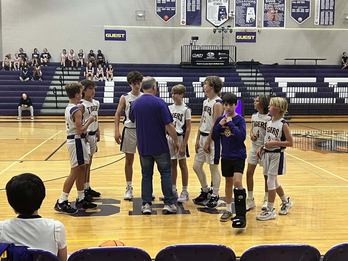 SpringvilleMid1's tweet image. Midnight Madness @SHSTig3rPride #sms #basketball #cheer @Burns_StClair @sccboe