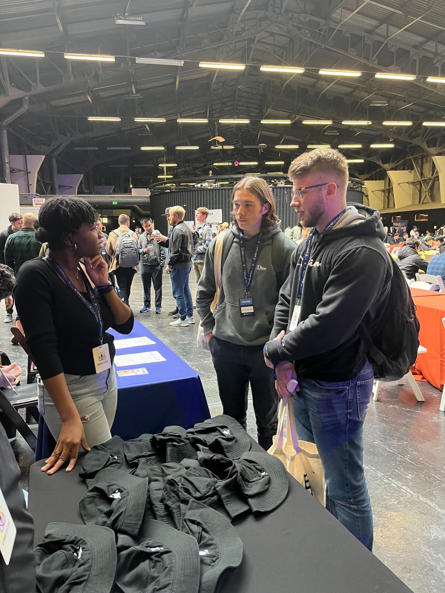 0xProject's tweet photo. 🌁 #ETHSanFrancisco has officially kicked off!

$10k in prizes will be up for grabs for the top projects building on 0x API. Come find us to chat about your idea. We can’t wait to meet all the builders! 🏗 https://t.co/CBIMX4GxBx